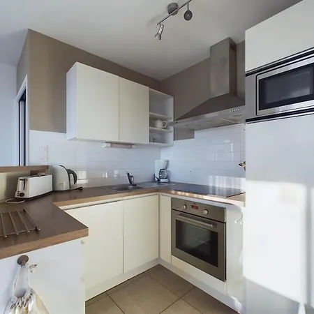 Appartement Au Bord De La Plage, Pour 8 *